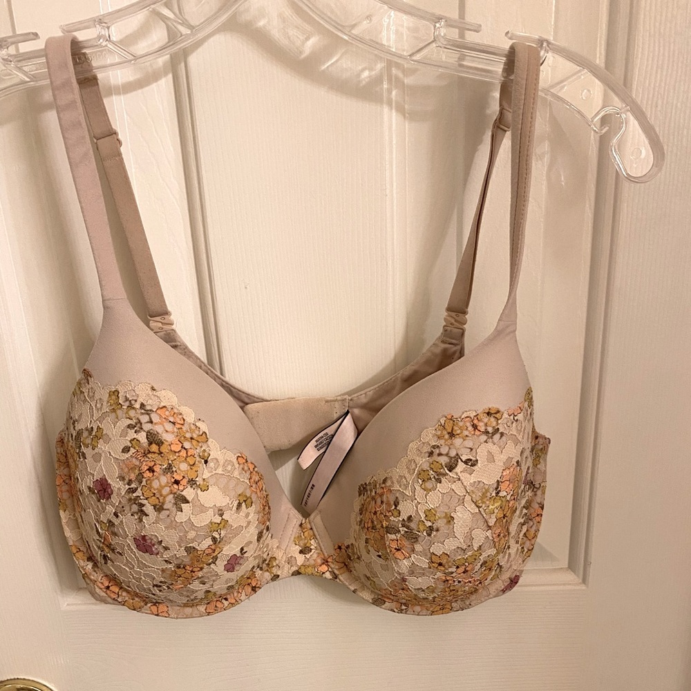 Floral Body by Victoria lined perfect coverage 34DD